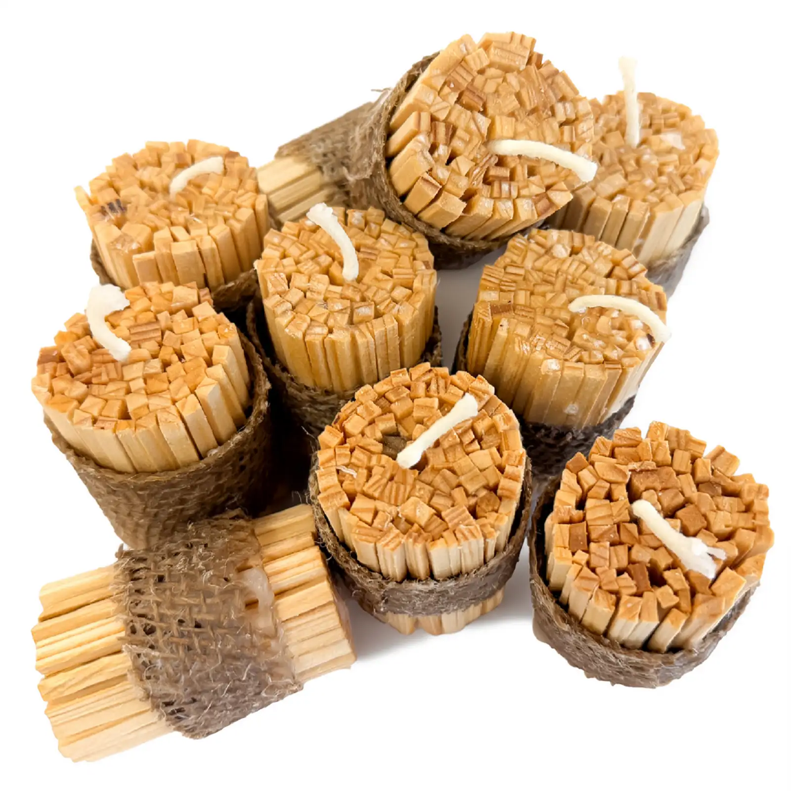 Handgemachte Anzündhilfe aus gespaltenen Holzresten – natürlicher Grill- und Ofenanzünder aus der Holzwerkstatt der Stiftung 50plus.